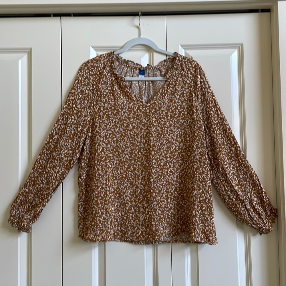 Old Navy Floral Top - size M